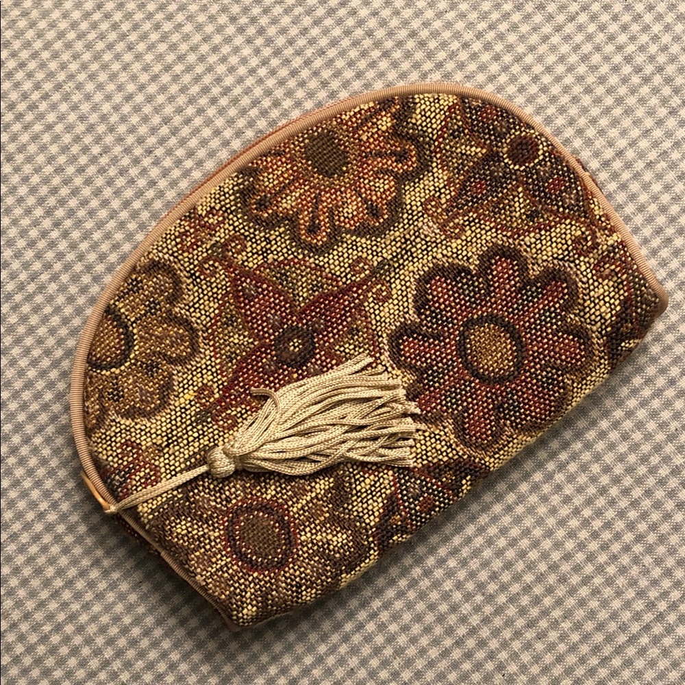 Tapestry Floral Zippered Pouch Tan Tassel EUC 6 1/2”x5”x1” Neutrals #1255